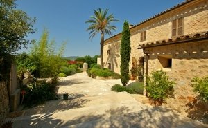 Paisajismo en Mallorca - Finca Son Font - Detalle del jardín diseñado por Viveros Pou Nou