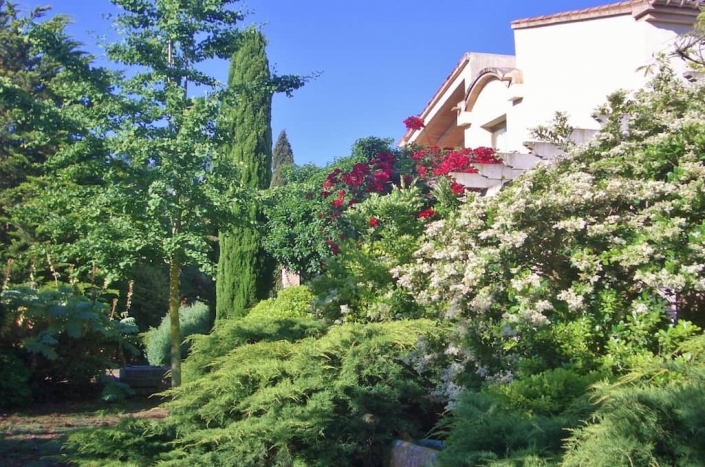 Detalles del jardín de la finca Sa Mesquida, Mallorca - Viveros Pou Nou