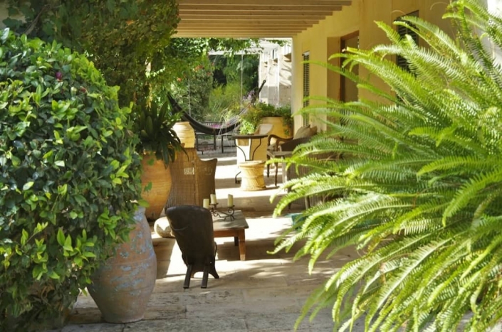 Detalles del jardín de la finca Sa Mesquida, Mallorca - Viveros Pou Nou